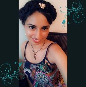 Meet your Posher, Mariaelena